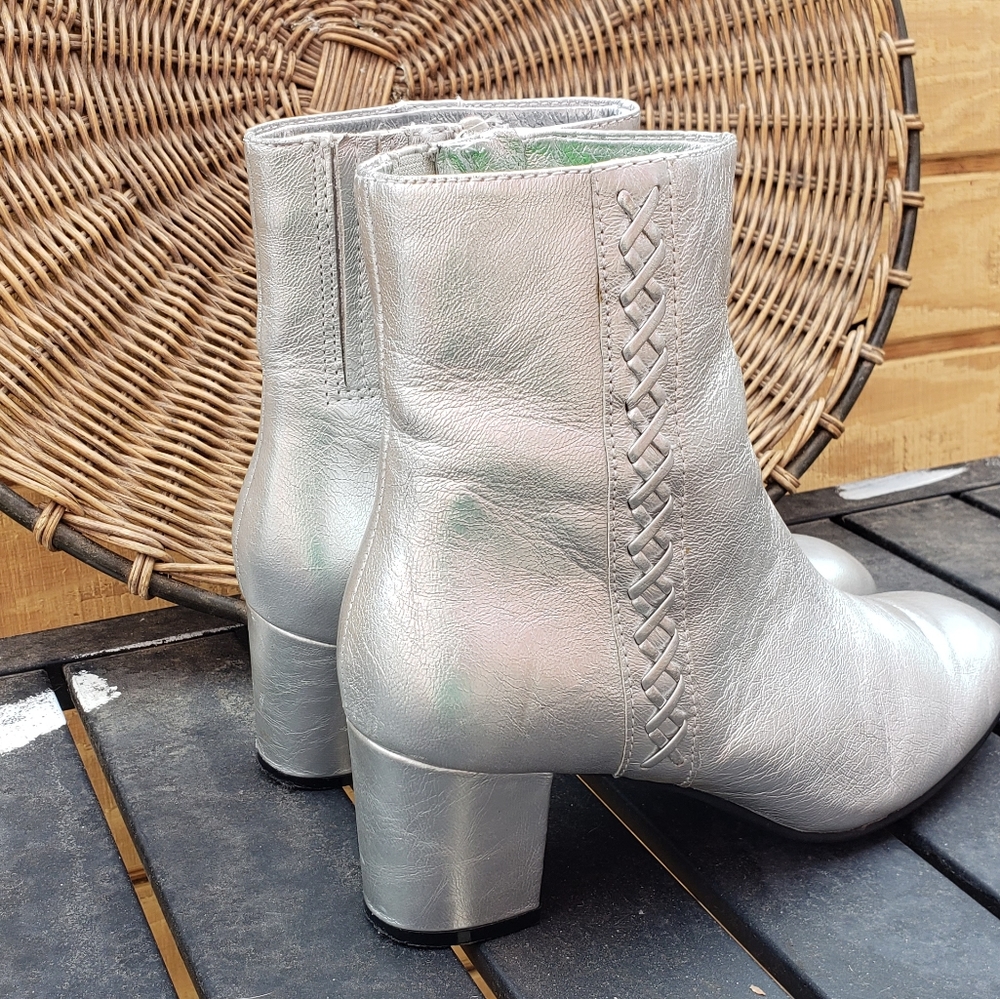 Earth Booties - Picture 2 of 8